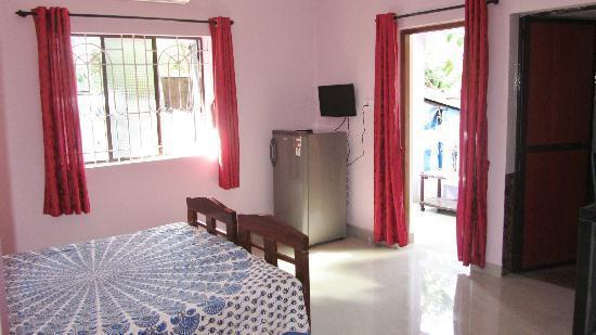 Fraddie Guest House Калангут Экстерьер фото